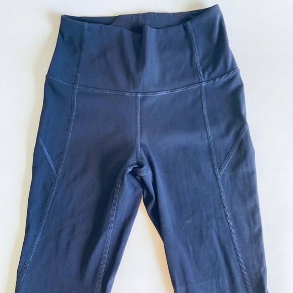 Lululemon Dark Purple Mid Rise Leggings size 4 - Picture 3 of 8